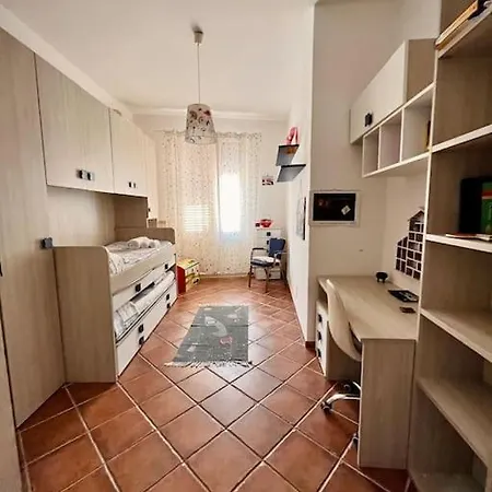 Ampio In Pieno Centro Storico. Apartment Palermo