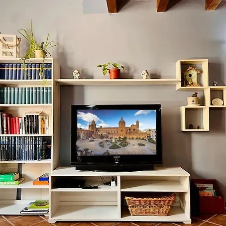 Apartment Ampio In Pieno Centro Storico. *