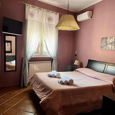 Ampio In Pieno Centro Storico. Apartment Palermo